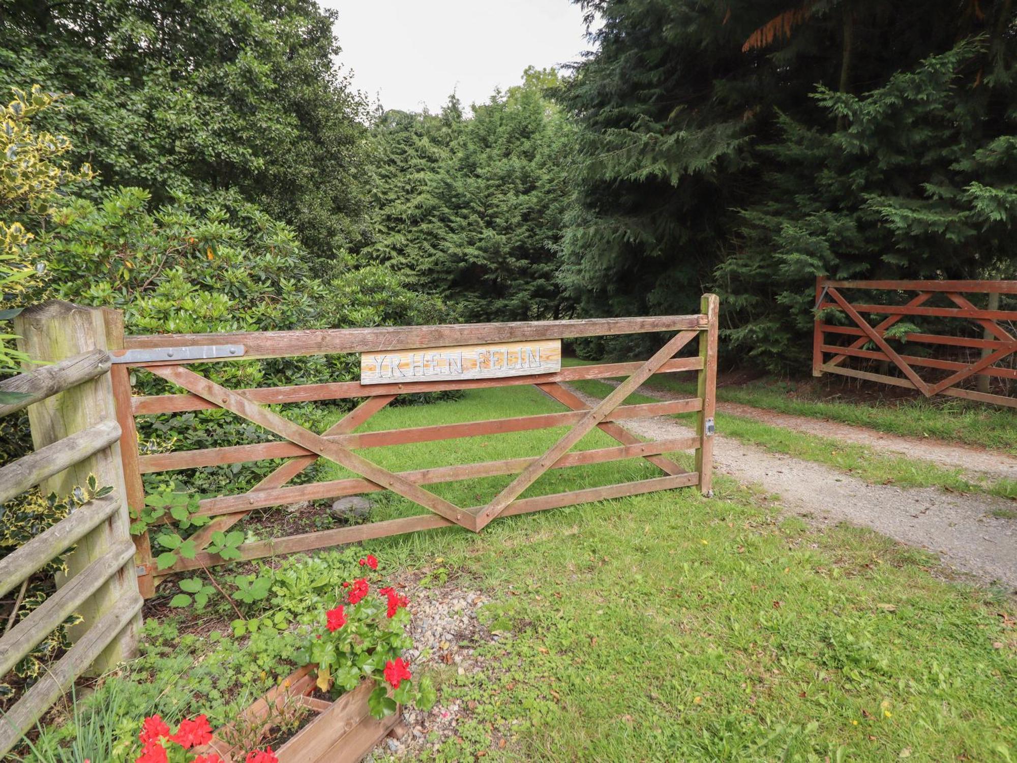 Yr Hen Felin Villa Oswestry Exterior photo
